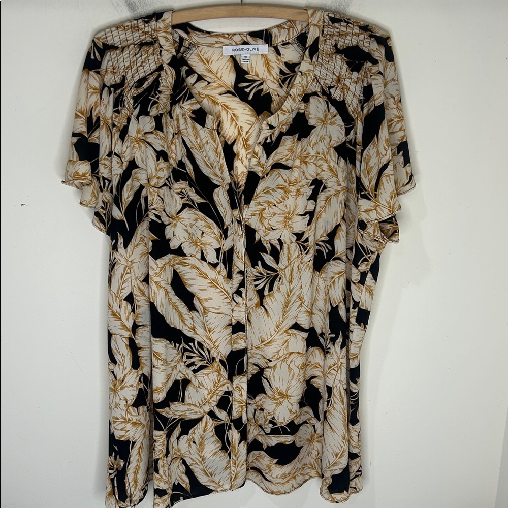 ROSE + OLIVE Black Ivory Smocked Floral Print Flutter Sleeve Blouse Size 1X - Picture 2 of 16